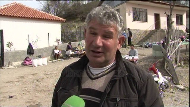 Rruga e shkatërruar, tre orë për 36 km e Zavalinës - Top Channel Albania - News - Lajme