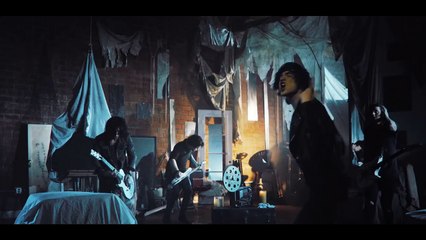 Asking Alexandria Let it Sleep (Official Music Video)