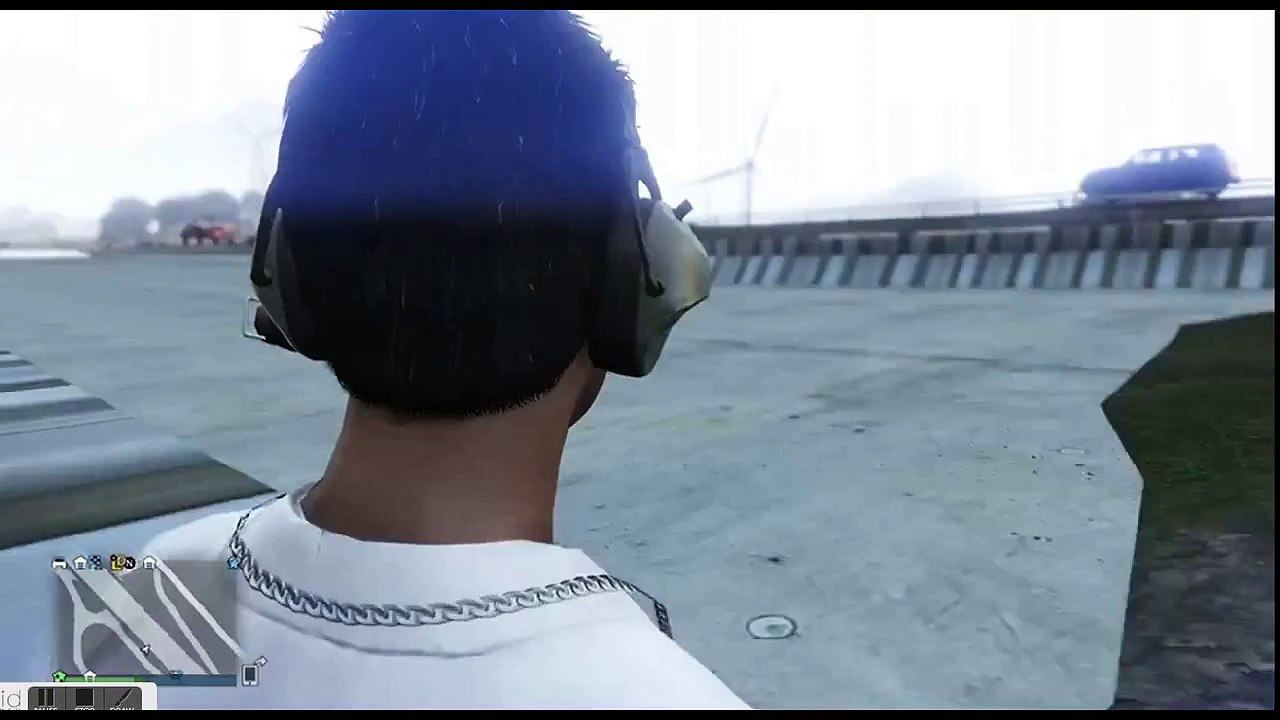 Grand Theft Auto V Online - HOW TO GO UNDER LOS SANTOS MAP!