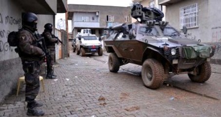 Nusaybin'de Operasyon Yapılan Bina Çöktü: 4 Polis Yaralandı