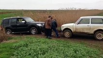 Mitsubishi Pajero vs. Lada Niva