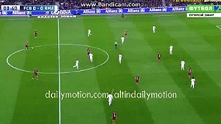Sergio Busquets Injury Vs Real Madrid 02.04.2016