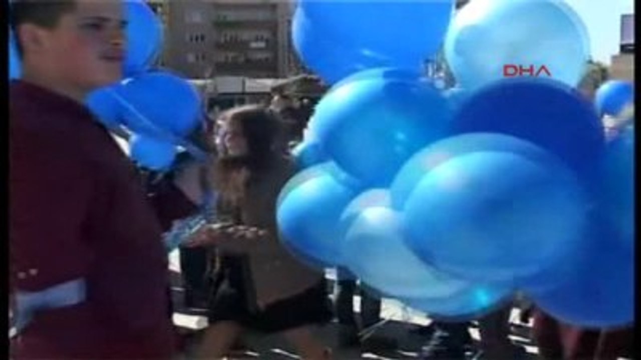 Kosova?da Dünya Otizm Farkındalık Günü Yürüyüşü