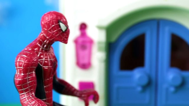 Homem Aranha tem dor de barriga e faz cocô na casa da Peppa Pig Portugues Brasil Completo