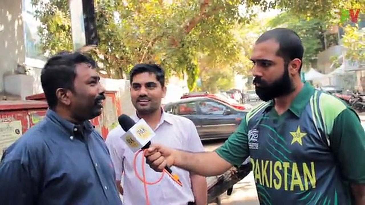 Fake Pakistani Reporter India reporting on Pak India match, interesting video