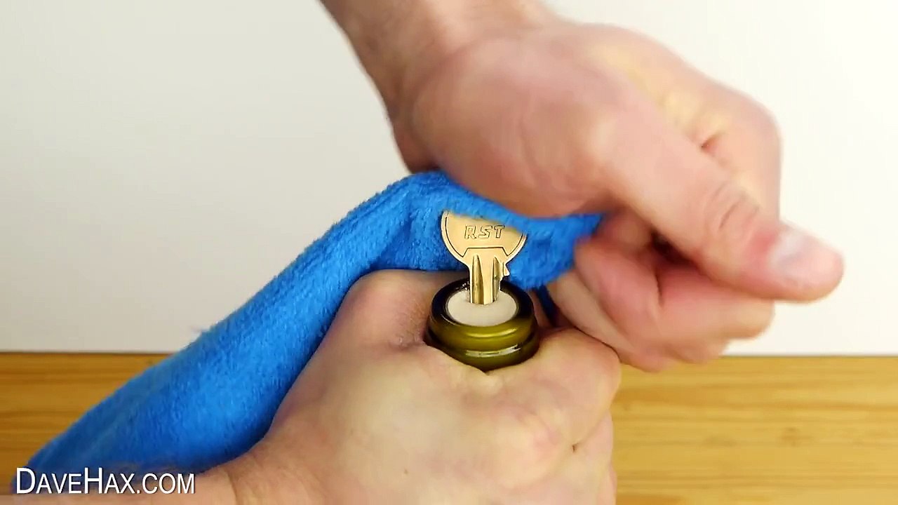Comment Utiliser Une Clef Pour Ouvrir Une Bouteille De Vin ?