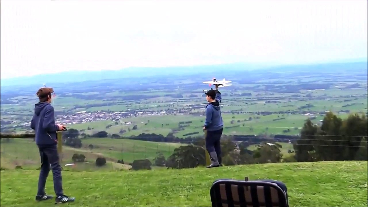 DanTheMan - Crazy fast FT  Flyer and DLG Planes + crashes