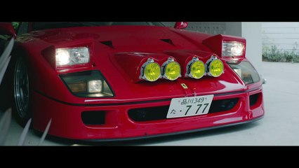 Aller au ski avec sa Ferrari F40 (Red Bull)