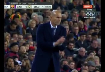 La curiosa reacción de Zidane tras remate de Cristiano Ronaldo que termino en el Palo