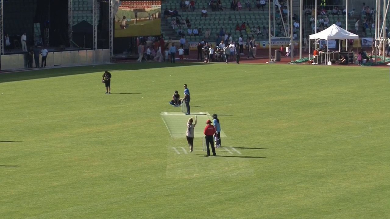 Umar Akmal bowled by a Girl in Norway