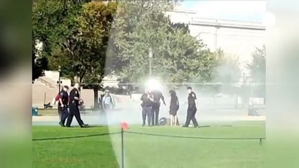 Man sets himself on fire in Washington