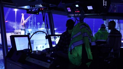 Oil spill tests on ice prove Arctic quests risky