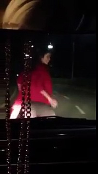 Dasi Girl Dance In Road 2016 FUN