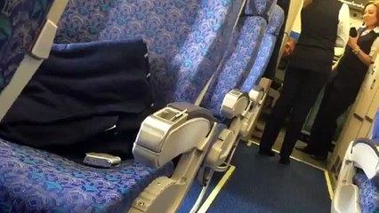 Les coulisses de l'otage pris en photo avec le pirate de l'avion