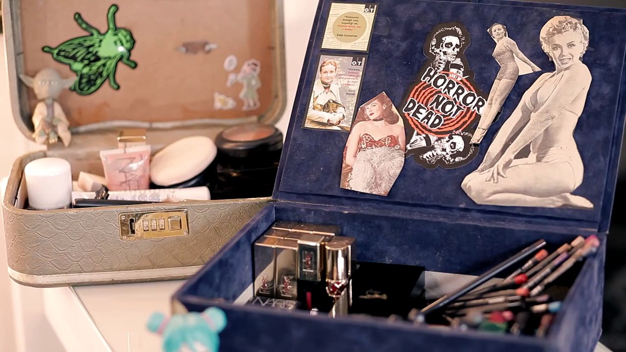 Makyaj Çantamda Neler Var | Didem Soydan