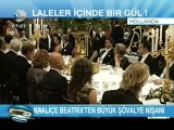 Azra Akın Cumhurbaşkanı Abdullah Gül onuruna verilen Hollanda Kraliyet yemeğinde
