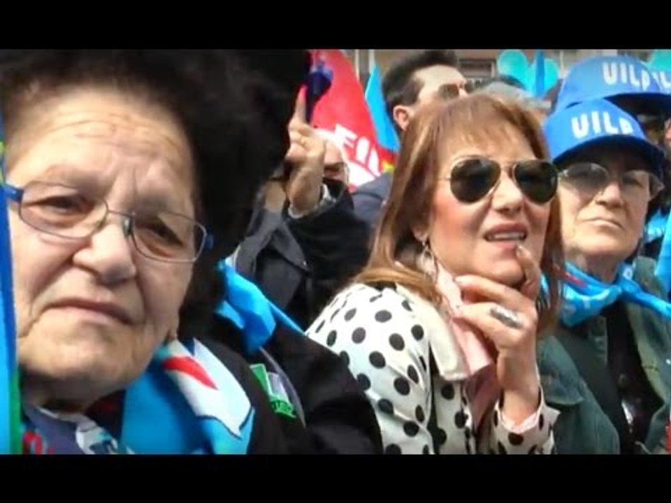 Napoli - Pensioni, sindacati in piazza contro la Legge Fornero (02.04.16)