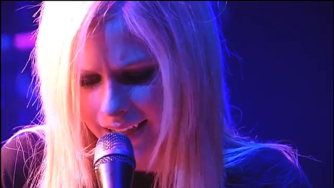 Avril Lavigne - Live at Budokan (Japan) 2005 - Full concert 31