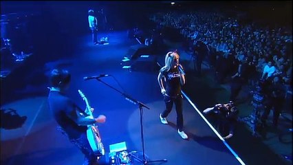 Avril Lavigne - Live at Budokan (Japan) 2005 - Full concert 48