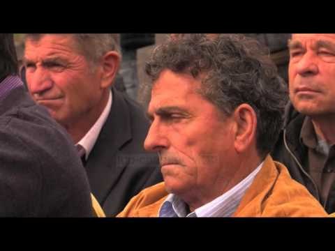 Rama shpërndan 150 certifikata pronësie në Novoselë - Top Channel Albania - News - Lajme