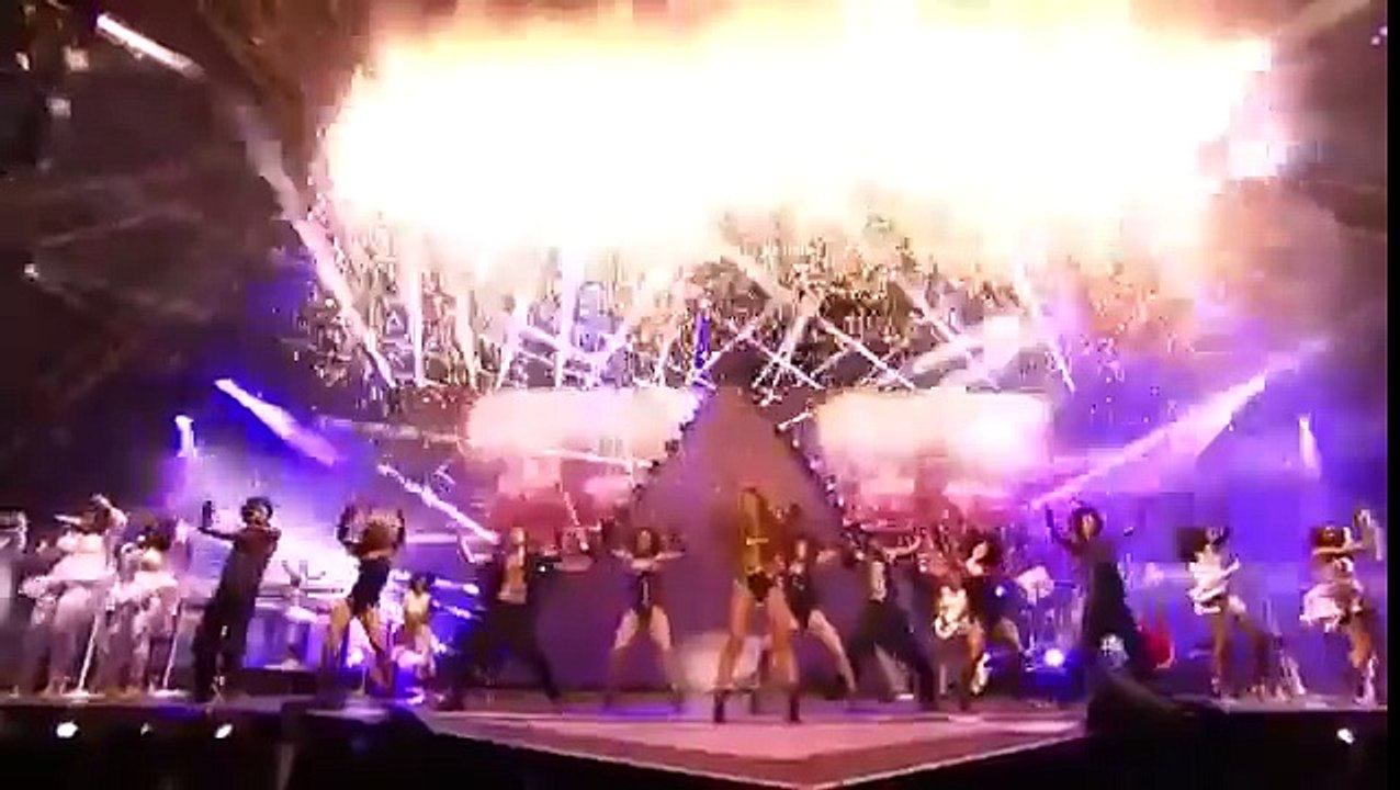 Beyonce - Live at Glastonbury 2011 HD FULL CONCERT! 18