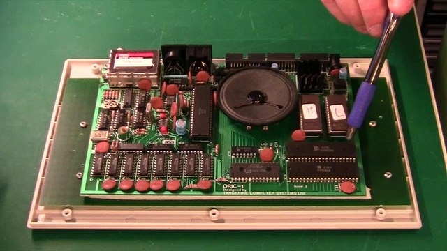 Teardown of Oric 1 and Oric Atmos