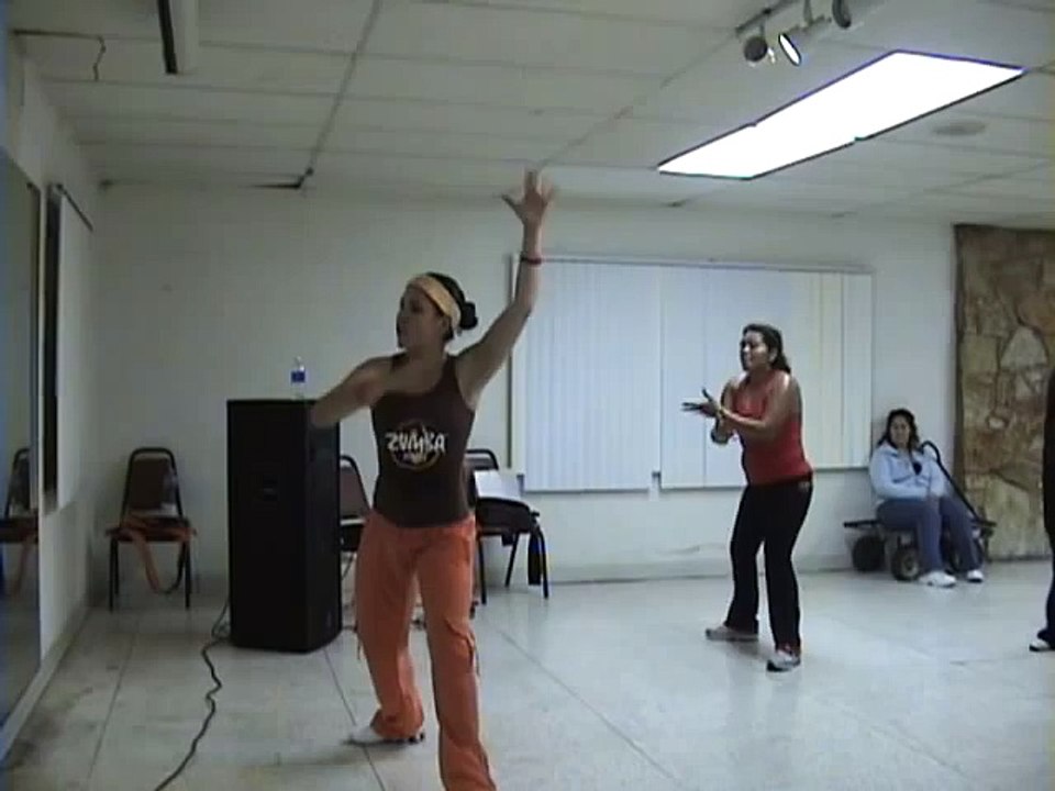 Clase de Zumba con Silvia  Speedy Gonzales   La batidora