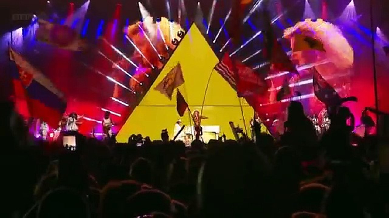 Beyonce Live at Glastonbury 2011 HD Full 14
