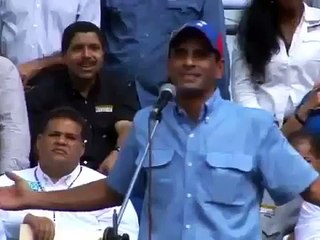 El insólito gesto de victoria de Capriles