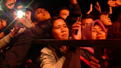 Cobalah Mengerti  Covered by Ariel Konser Malang