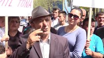 Report TV - “Misto Mame”, banorët në protestë i del pronari tokës ku kanë shtëpitë