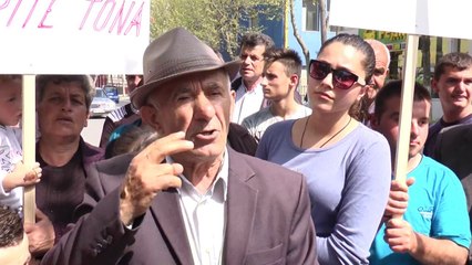 Report TV - “Misto Mame”, banorët në protestë i del pronari tokës ku kanë shtëpitë