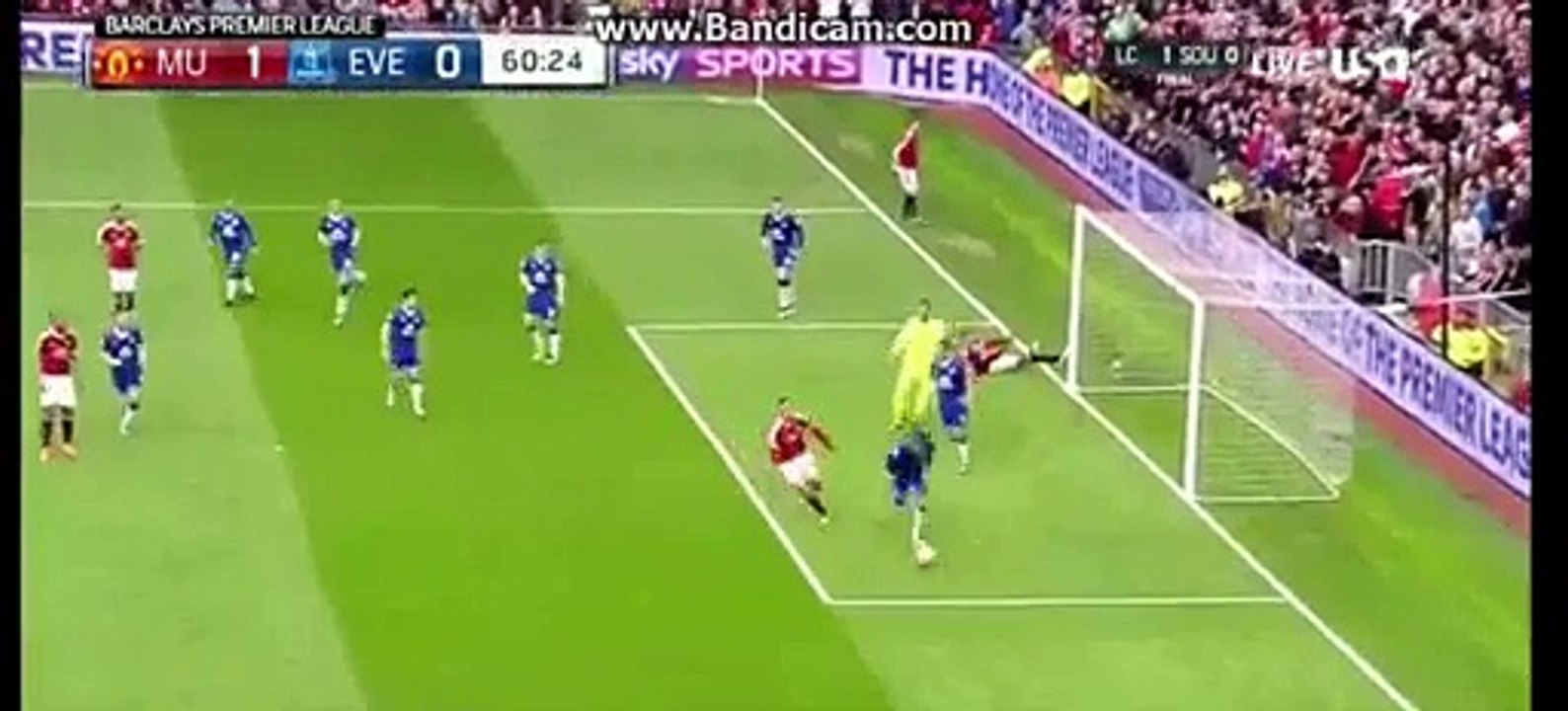 Horror foul on Wayne Rooney- Man utd 1-0 Everton 03.04.2016