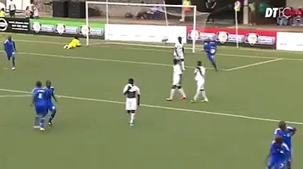 Une équipe prend un but après avoir trop célébré son but