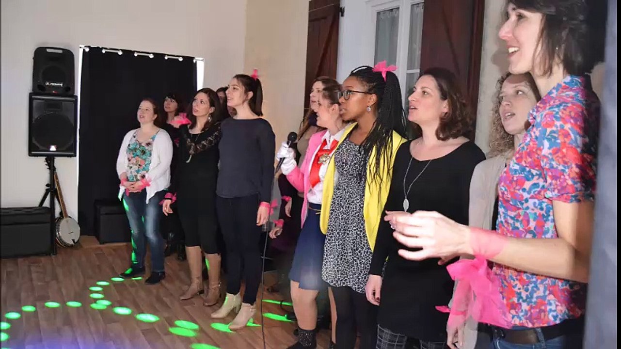 Pauline et ses copines avec l'association Si Fa Si La chanter