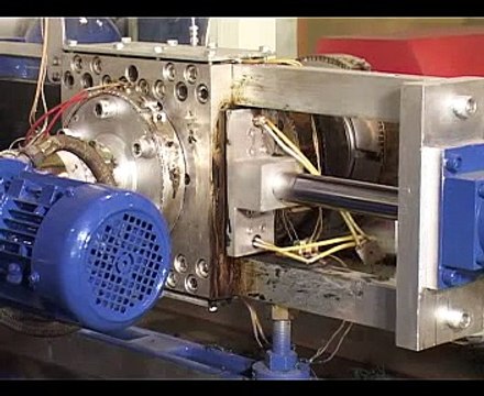 Переработка пластиковых отходов 150-200 кг/час.