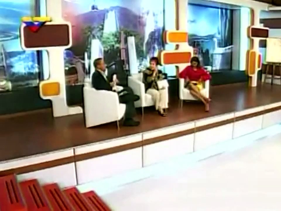 Ernesto Villegas: Diosa Canales es más seria que Ochoa Antich, medios y periodistas MUD. Tetas