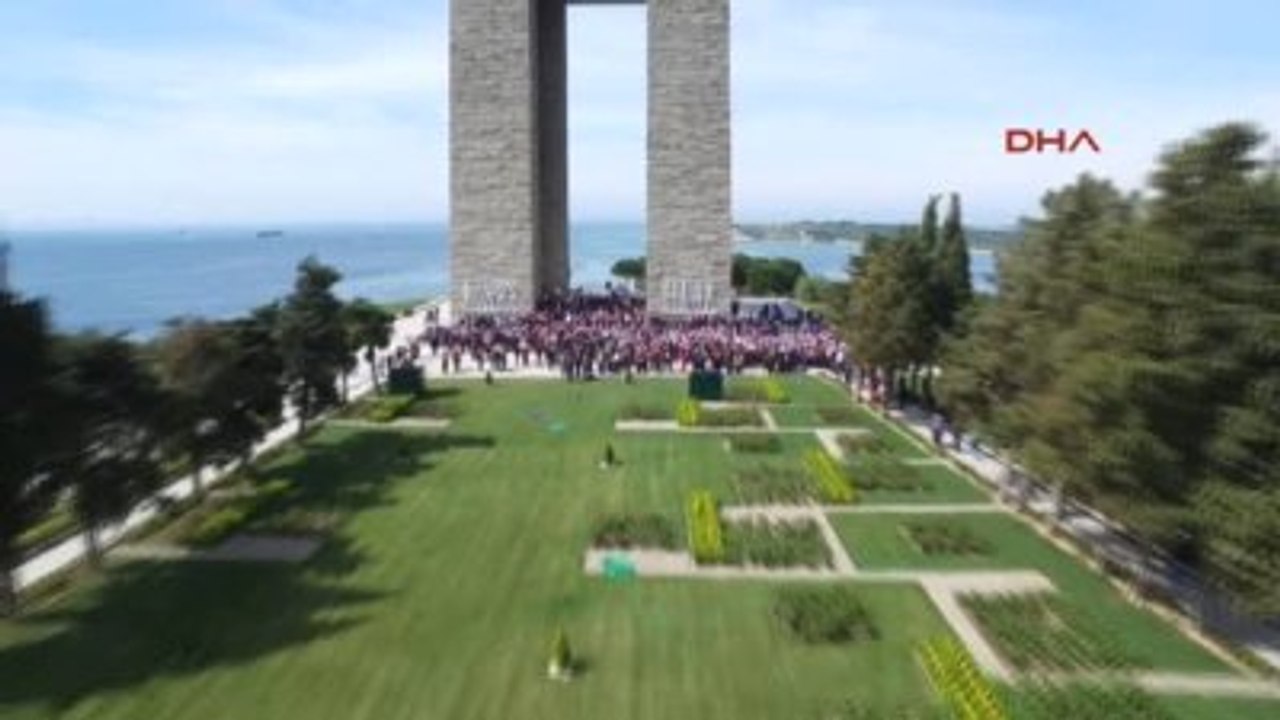 Çanakkale Şehitliği Ziyareti Sırasında Duygu Dolu Anlar