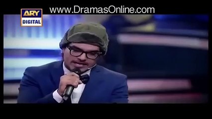A comedian taunts Hamza ali abbasi in today's Lux style awards -