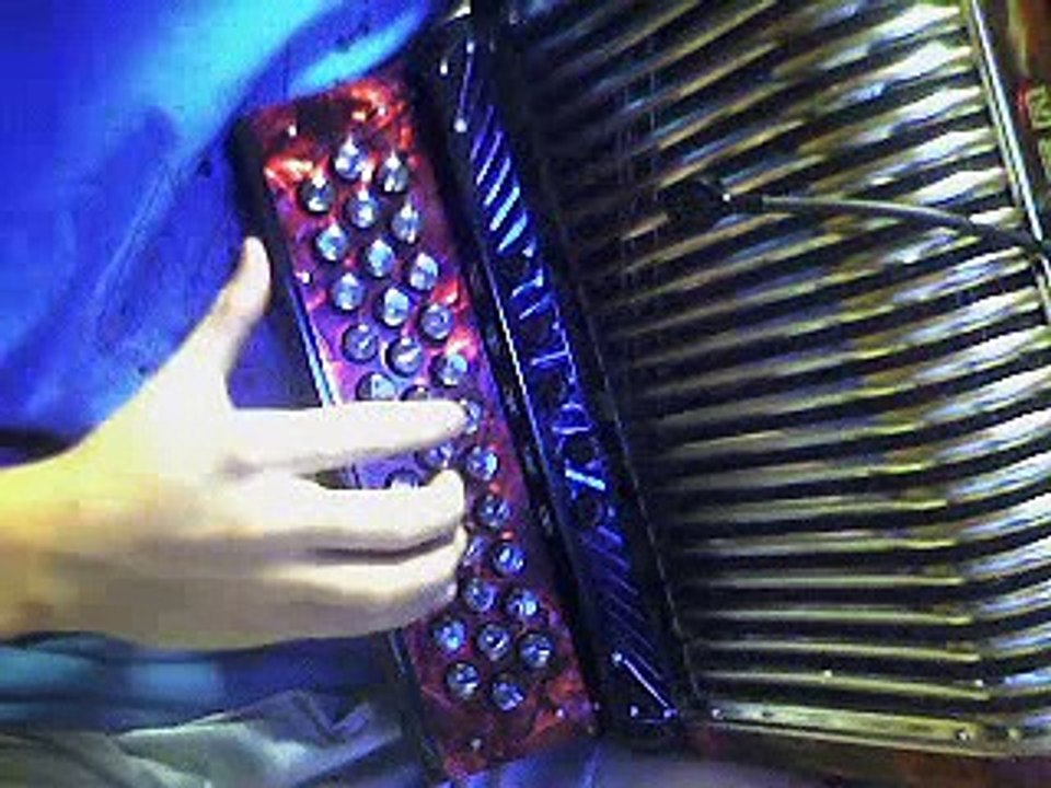 basta ya en acordeon
