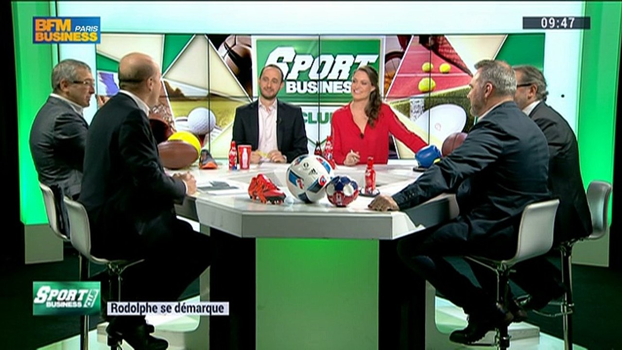 Rodolphe se démarque: Le kitesurf est pratiqué sur une planche tractée par un cerf-volant - 03/04