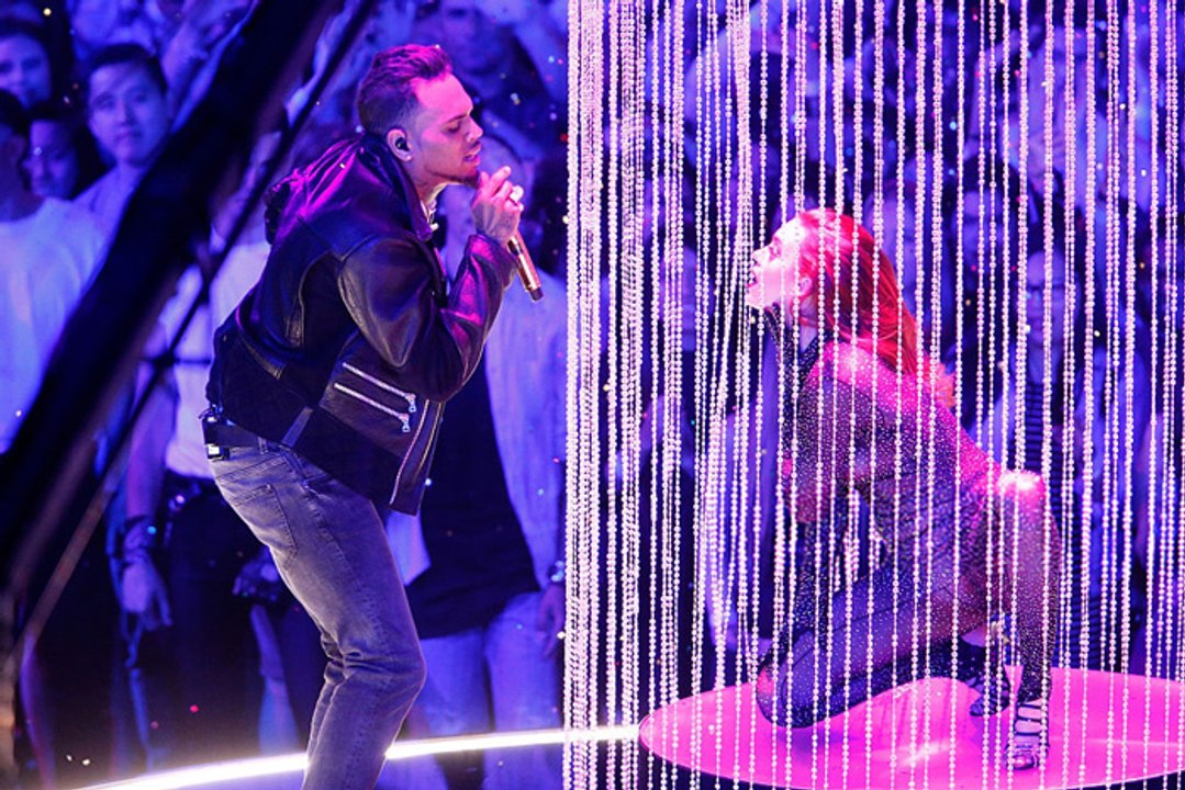 Chris Brown Perform Medley At Iheartradio Music Awards Video Dailymotion
