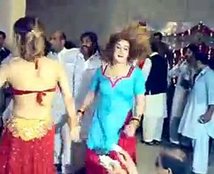 Palawan Pathan Man Funny Dance With Dancers
