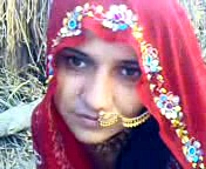 dekhon tujhe to din dhale dekhon tujhe to raat ho a bollywood song,,