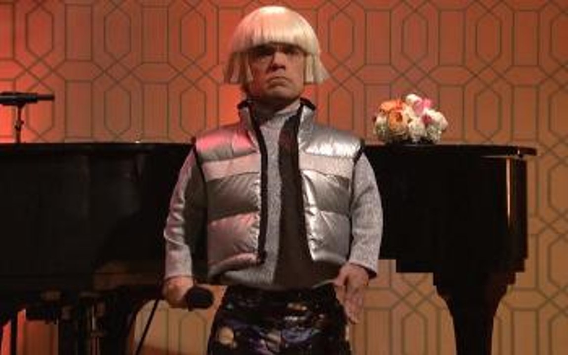 Peter Dinklage, Gwen Stefani sing about space pants - SNL