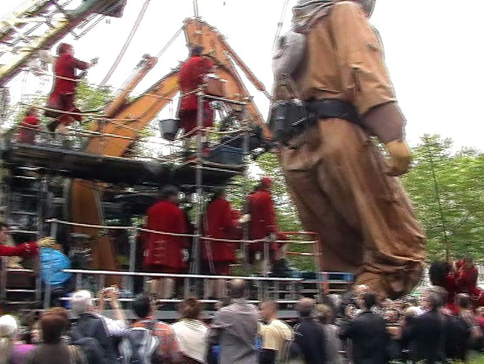Royal de Luxe : la Géante du Titanic et le Scaphandrier – 3