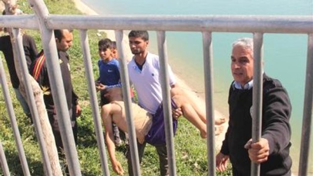 Polis, Boğulmak Üzere Olan Çocuğu, Başka Bir Çocuğun Yardımıyla Kurtardı
