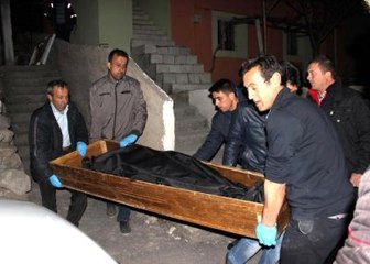 4 Çocuk Annesi Eşini Baltayla Öldürdü