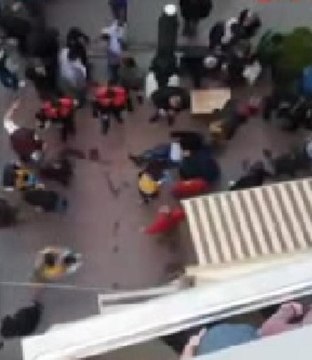 'Biraz kendinize mukayyet olun. Çoluk çocuk var' dedi, bıçaklandı