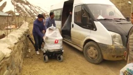 El ve Ayakları Olmayan Çocuğun Umudu Oldu